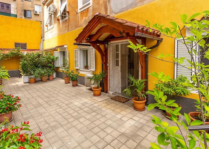 2 Bedroom Stunning In 里耶卡