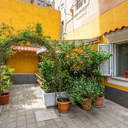 2 Bedroom Stunning In דירה *
