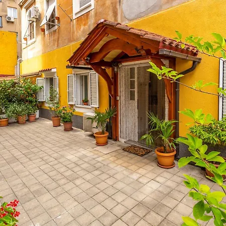 2 Bedroom Stunning In Fiume