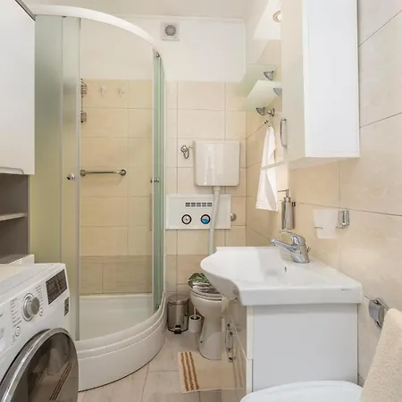 2 Bedroom Stunning In דירה