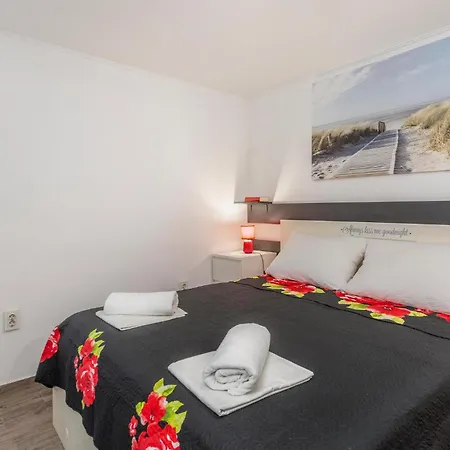 דירה 2 Bedroom Stunning In