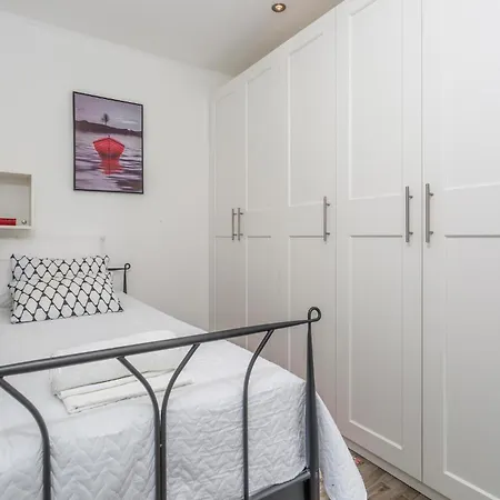 2 Bedroom Stunning In Fiume