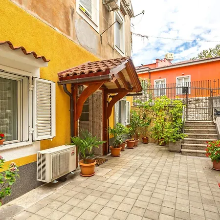 2 Bedroom Stunning In דירה רייקה