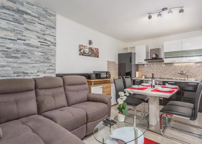 2 Bedroom Stunning In